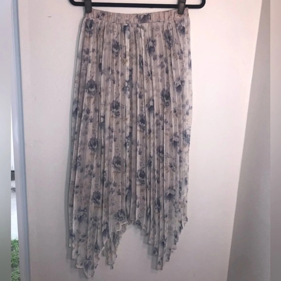 En Saison Kika Pleated Blue Floral Skirt Size S - Picture 8 of 11